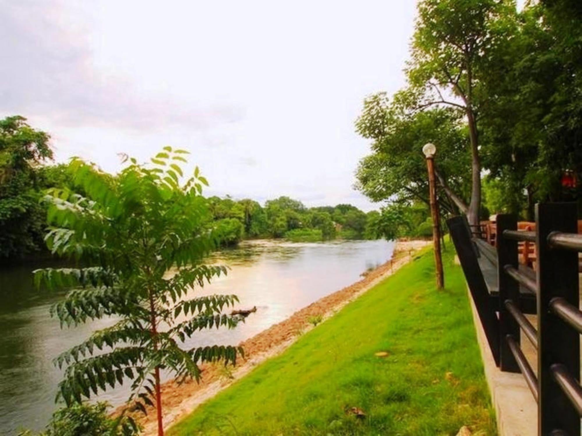 Aurora Resort Kanchanaburi Exterior foto
